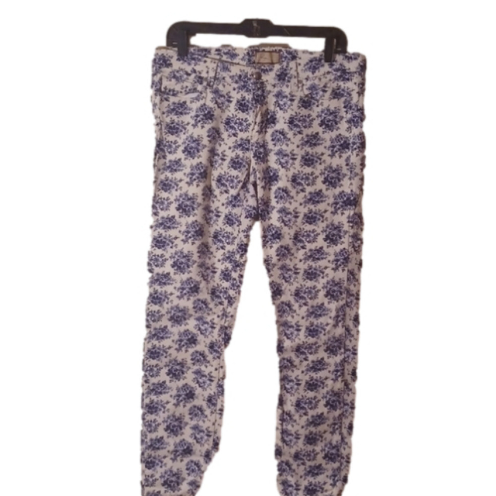 Paige denim blue floral  pants. Size 31. Peg skinny. Perfect For Spring!